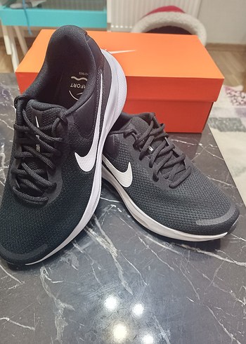 Nike Revolution Orjinal sıfır kutusunda üründür - Görsel 9