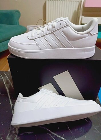 Adidas Adidas Breaknet 2.0 orijinal sıfır kutusunda sıfır üründür.Denem