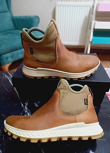 37 Beden Ecco exostrike Chelsea goretex özellikli orjinal deri sıfır gibi