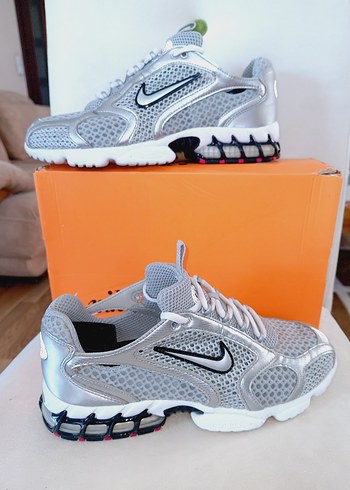 Nike Nike Air zoom spridon orjinal tertemiz üründür.Ozel zoom tabanli