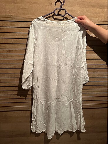 Bershka Beyaz elbise