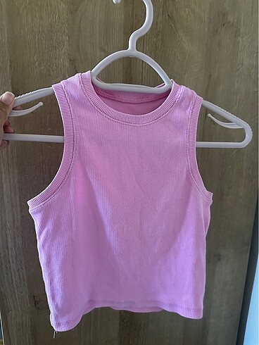 Pembe büstiyer