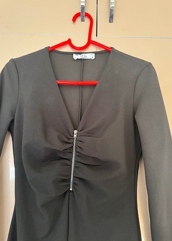 Uzun Siyah V Yakalı Dar Kesim Elbise - Görsel 2