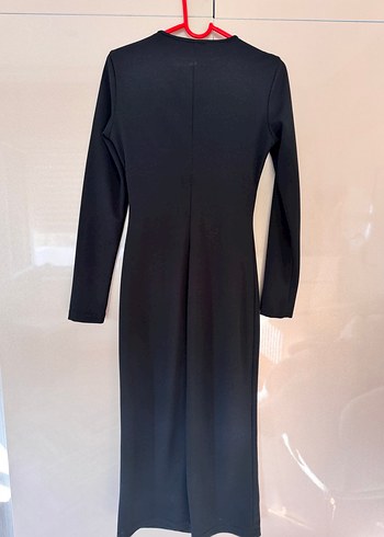 Uzun Siyah V Yakalı Dar Kesim Elbise - Görsel 3