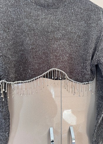 Gri Crop Triko Kadın Kazak Boncuk Detaylı - Görsel 3