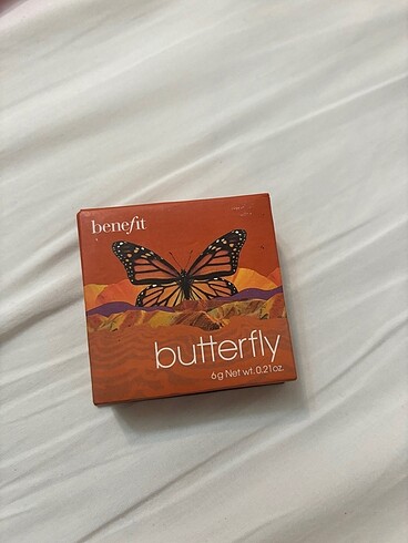 Benefit butterfly allık