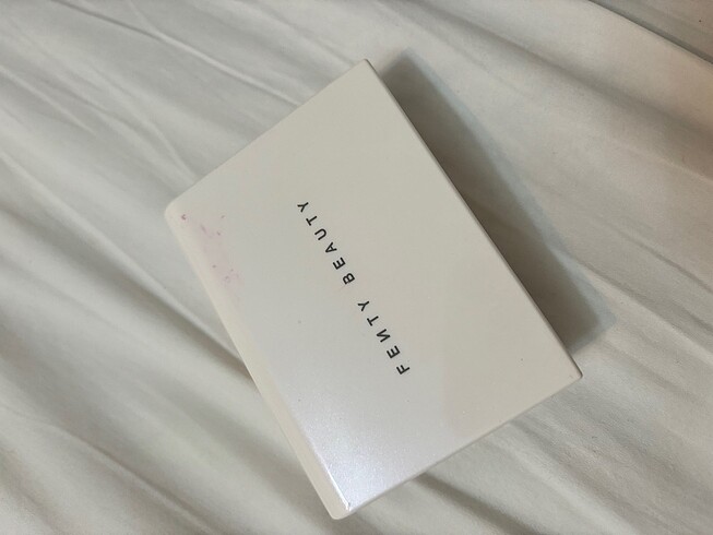 Fenty Beauty Fenty transparan pudra