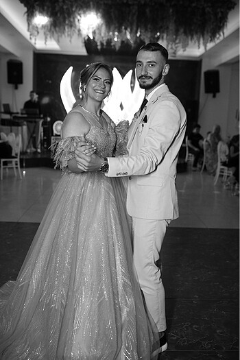 42 Beden yeşil Renk Acil satılık nişanlık