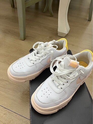 37,5 Beden beyaz Renk Nike air force