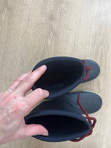 30 Beden lacivert Renk Zara yağmur botu 1 kez kullanıldı