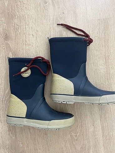 30 Beden Zara yağmur botu 1 kez kullanıldı