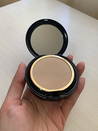 Estee Lauder Double Wear Pudra