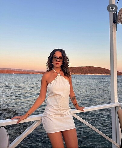 Boncuk Detaylı Keten Elbise