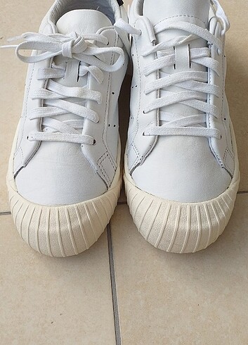 37,5 Beden Adidas bayan spor ayakkabır