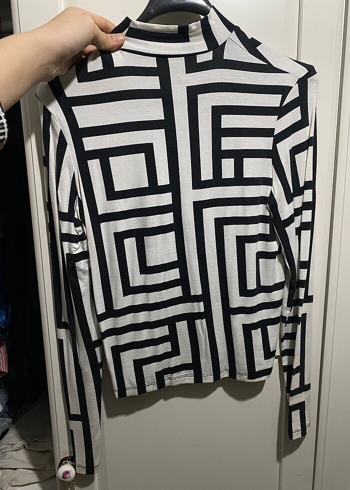 Siyah beyaz dar bluz - Görsel 2