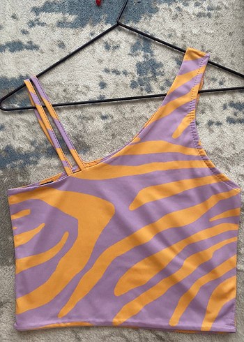 Lila ve Turuncu Zebra Desenli Asimetrik Crop Top