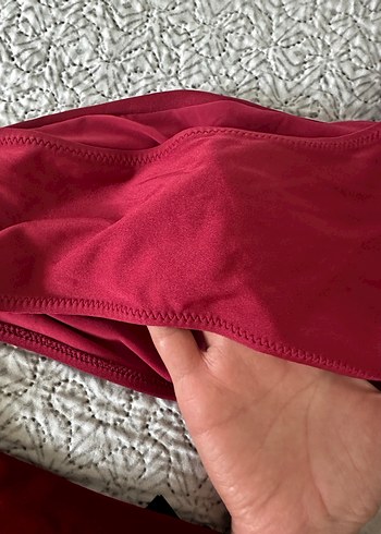 Bordo Tek Omuzlu Düğüm-Cut Out Detaylı Bikini Üstü - Görsel 5