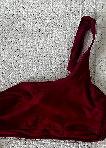 Bordo Tek Omuzlu Düğüm-Cut Out Detaylı Bikini Üstü - Görsel 3