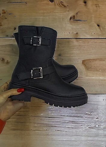 Nine West Bot