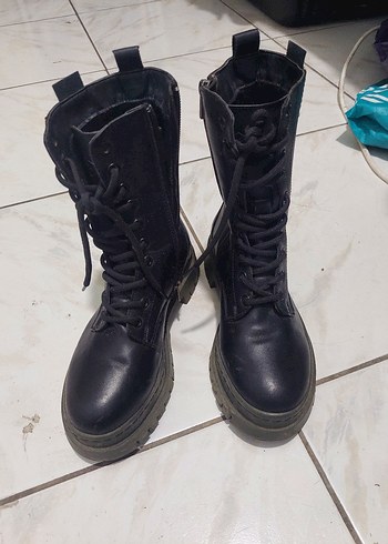 Siyah Deri Goth Tarzı Kadın Botu - Görsel 2