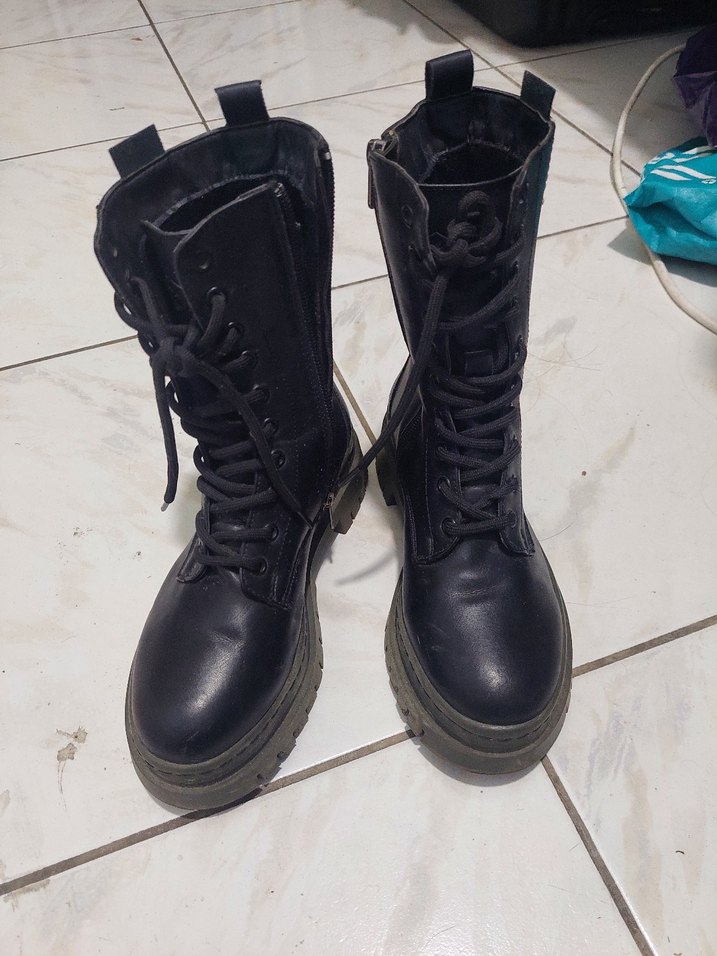 Siyah Deri Goth Tarzı Kadın Botu - Görsel 2