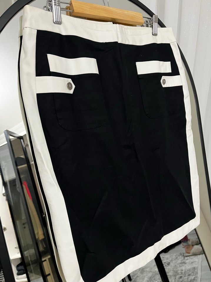 Desenli Beyaz Siyah Kadın Blazer-Etek Takım - Görsel 3