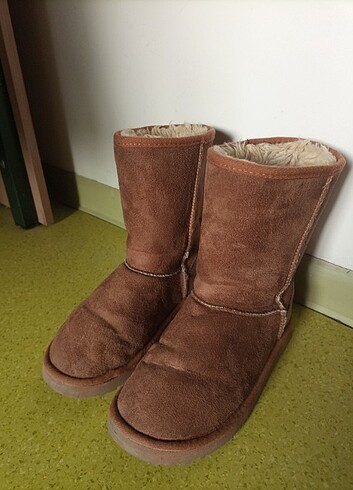 37 Beden camel Renk Ugg bot