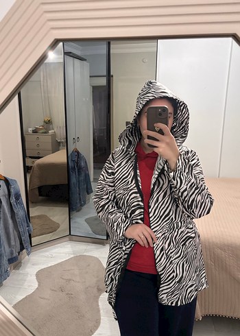 Zebra Desenli yağmurluk - Görsel 6