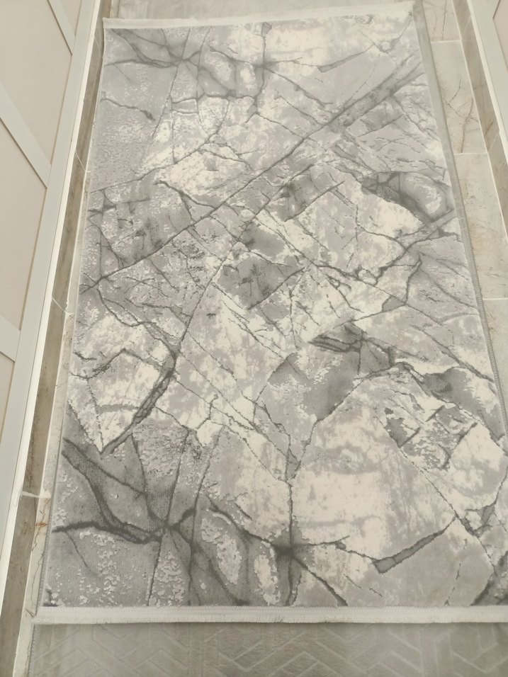 Gri Baskılı Çağdaş Halı - Görsel 2