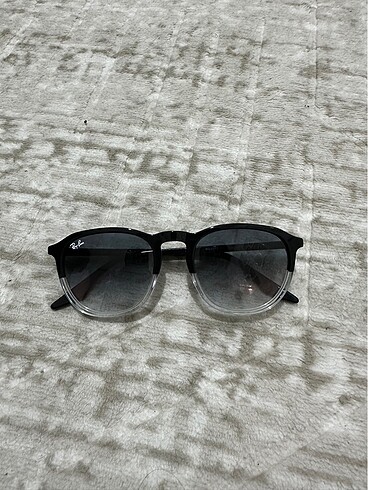 Rayban güneş gözlüğü