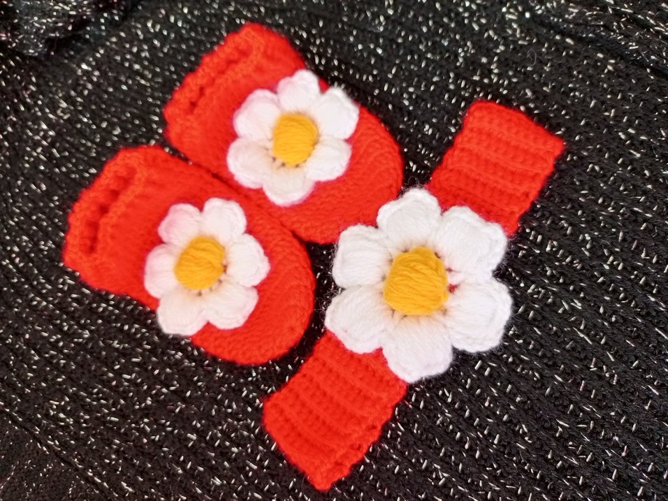 Kız Çocukları İçin Kırmızı Nakışlı bandana ve patik seti - Görsel 2