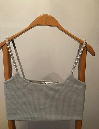 Zara inci detaylı askılı crop ve hırka takımı