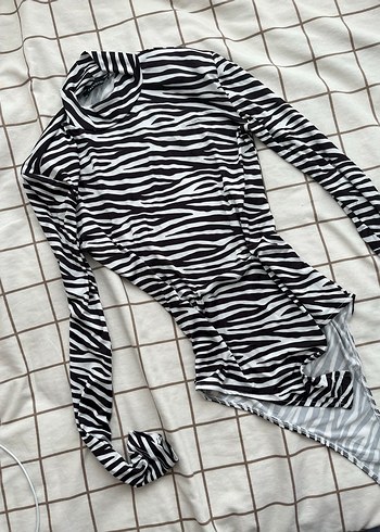 Zebra Desenli Uzun Kollu Boğazlı Bluz