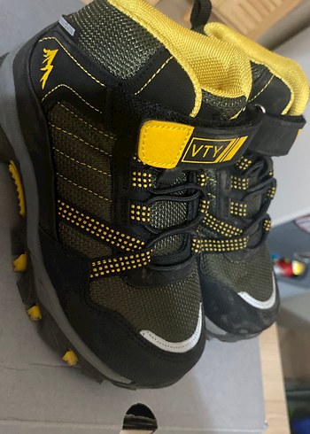 Sarı Siyah Erkek Çocuk Kaydırmaz Bot - Görsel 2