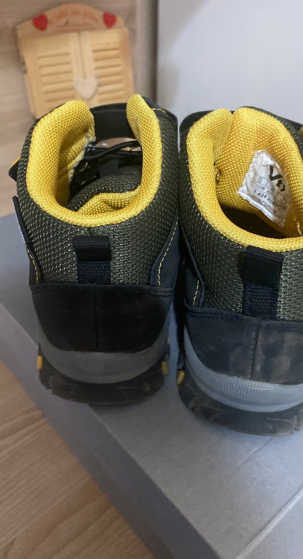 Sarı Siyah Erkek Çocuk Kaydırmaz Bot - Görsel 3