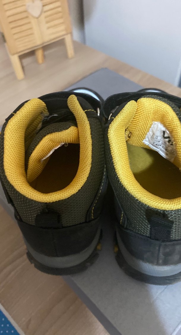 Sarı Siyah Erkek Çocuk Kaydırmaz Bot - Görsel 4