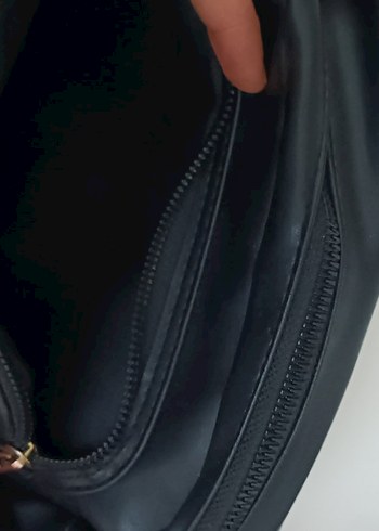 Siyah Deri Fermuarlı Kadın Çanta - Görsel 6