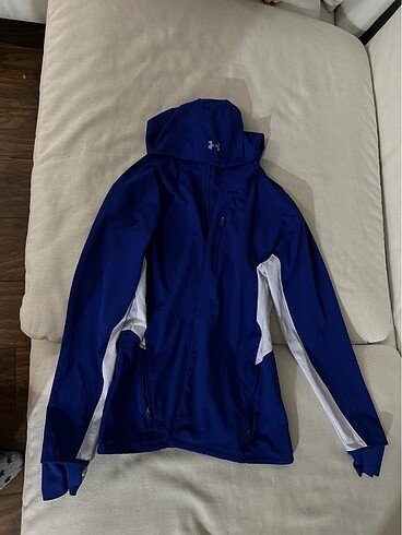 Under Armoure Sweatshirt