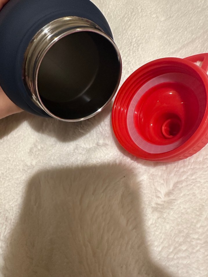 Hunter lacivert termos 
Tutma yeri silikon olarak tasarlanmıştır - Görsel 5