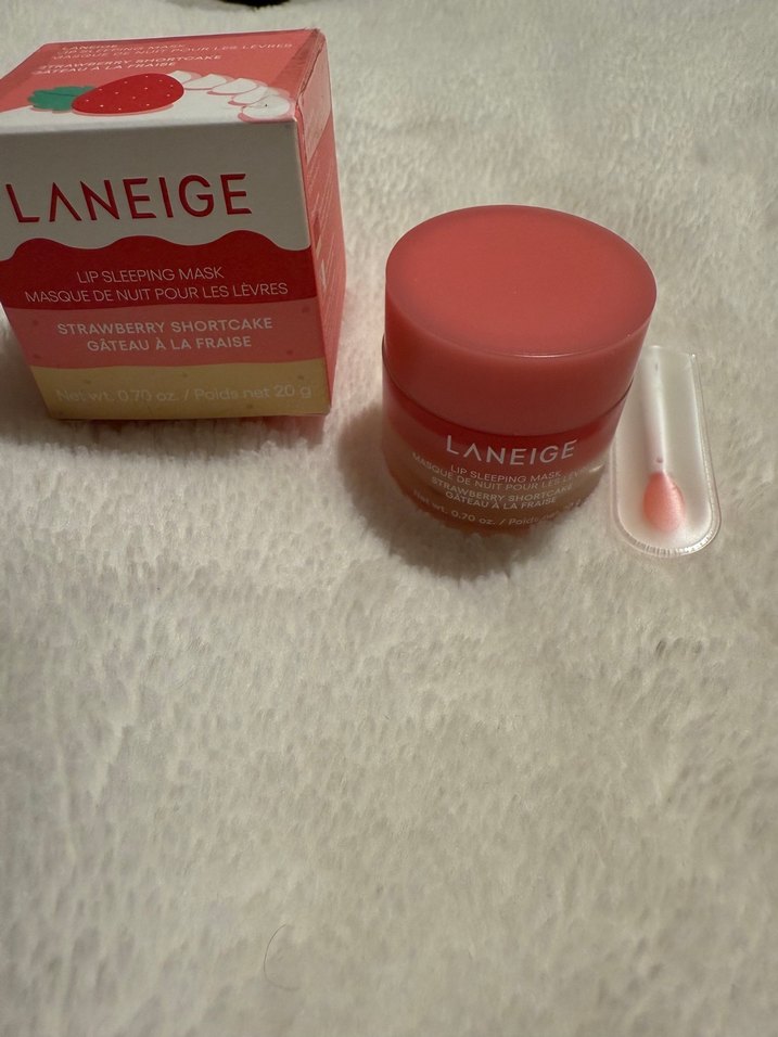 Laneige Çilekli Dudak Uyku Maskesi 20g - Görsel 2