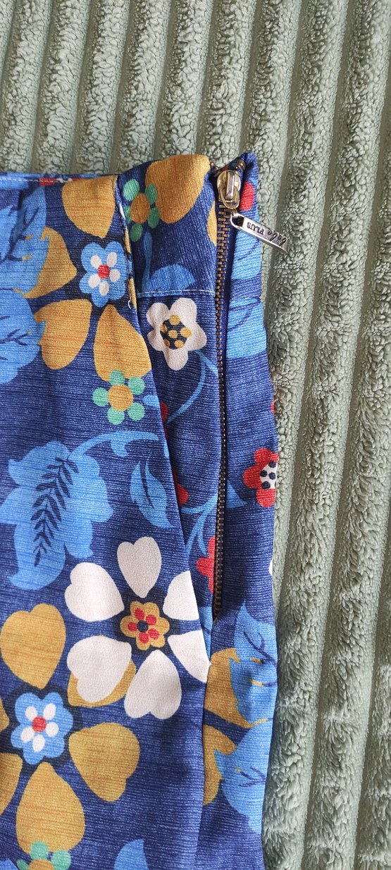 Renkli Çiçek Desenli Düğmeli Mini Hamile Şortu - Görsel 2