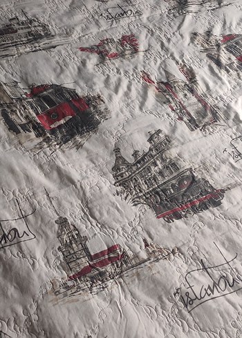 Beyaz ve Gri Desenli Yatak Örtüsü - Görsel 2