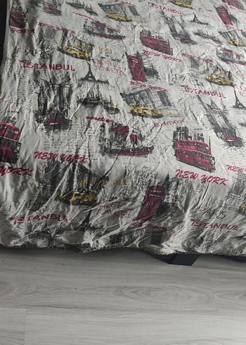 Beyaz ve Gri Desenli Yatak Örtüsü - Görsel 3