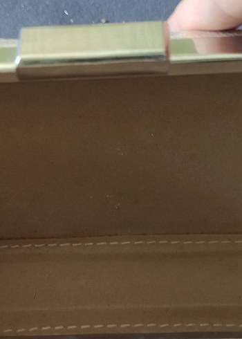 Beden Zincir Detaylı Altın Renk Deri Kadın Clutch Çanta
