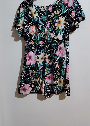 Çiçek Desenli Düğmeli Kısa Tulum s ve m - Görsel 2