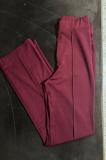Bordo çizgili pantolon