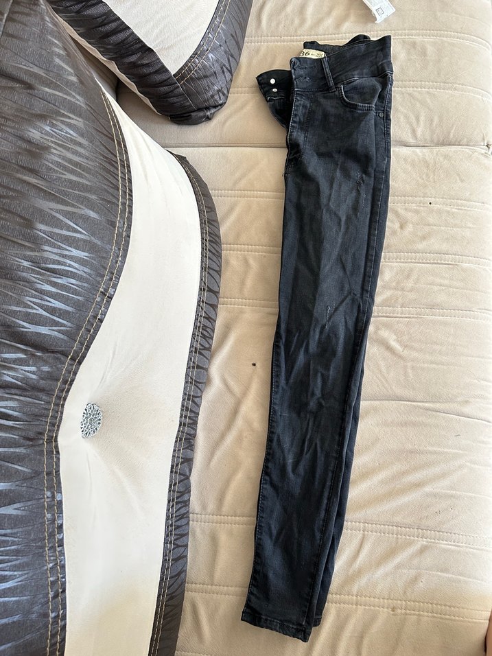 Gri Sade Sıkı Kesim Kadın Jean - Görsel 3