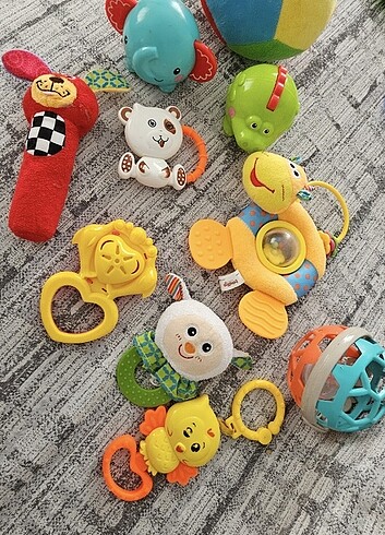 Karışık markalı çeşitli oyuncak 