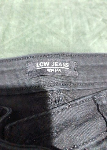 siyahi Düğmeli Kadın Denim Pantolon - Görsel 3