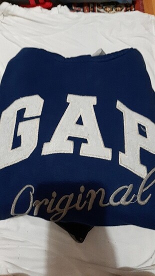 GAP sweat